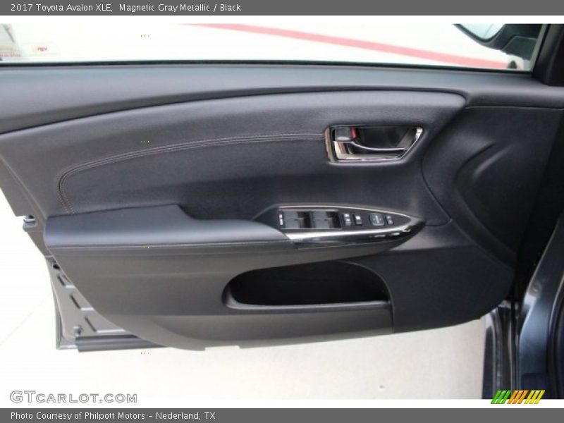 Magnetic Gray Metallic / Black 2017 Toyota Avalon XLE