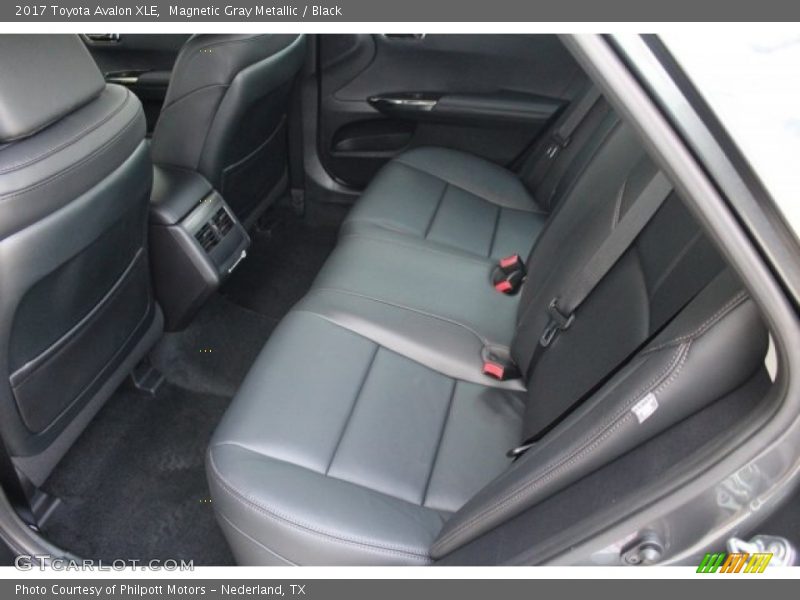 Magnetic Gray Metallic / Black 2017 Toyota Avalon XLE