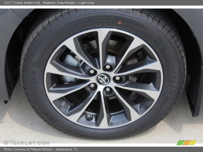 Magnetic Gray Metallic / Light Gray 2017 Toyota Avalon XLE