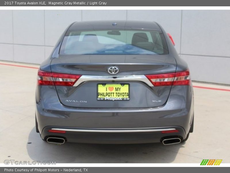 Magnetic Gray Metallic / Light Gray 2017 Toyota Avalon XLE