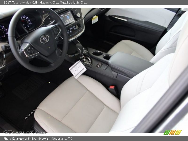 Magnetic Gray Metallic / Light Gray 2017 Toyota Avalon XLE