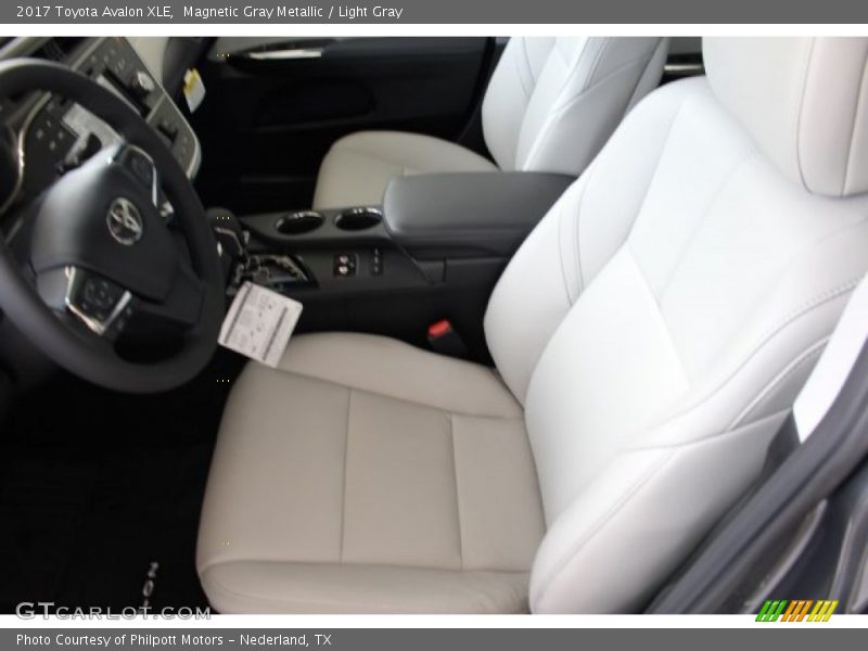 Magnetic Gray Metallic / Light Gray 2017 Toyota Avalon XLE