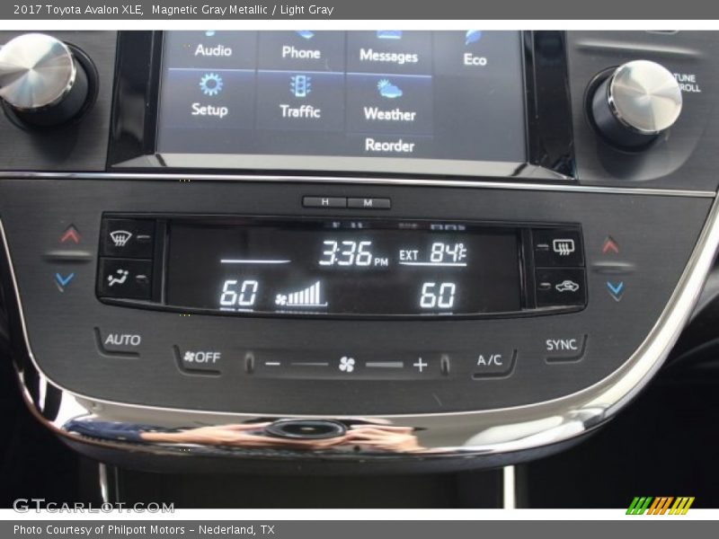 Magnetic Gray Metallic / Light Gray 2017 Toyota Avalon XLE