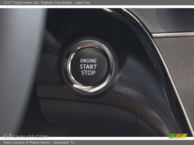 Magnetic Gray Metallic / Light Gray 2017 Toyota Avalon XLE