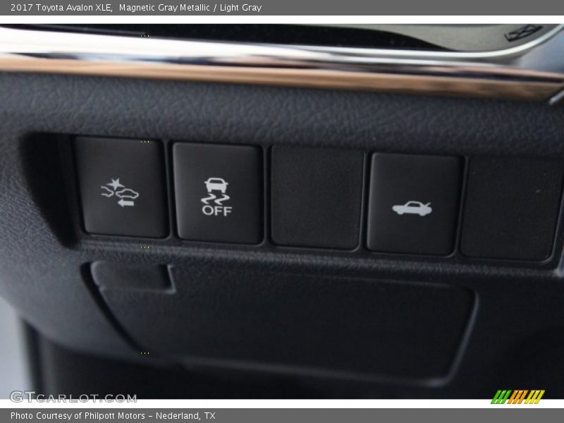 Magnetic Gray Metallic / Light Gray 2017 Toyota Avalon XLE