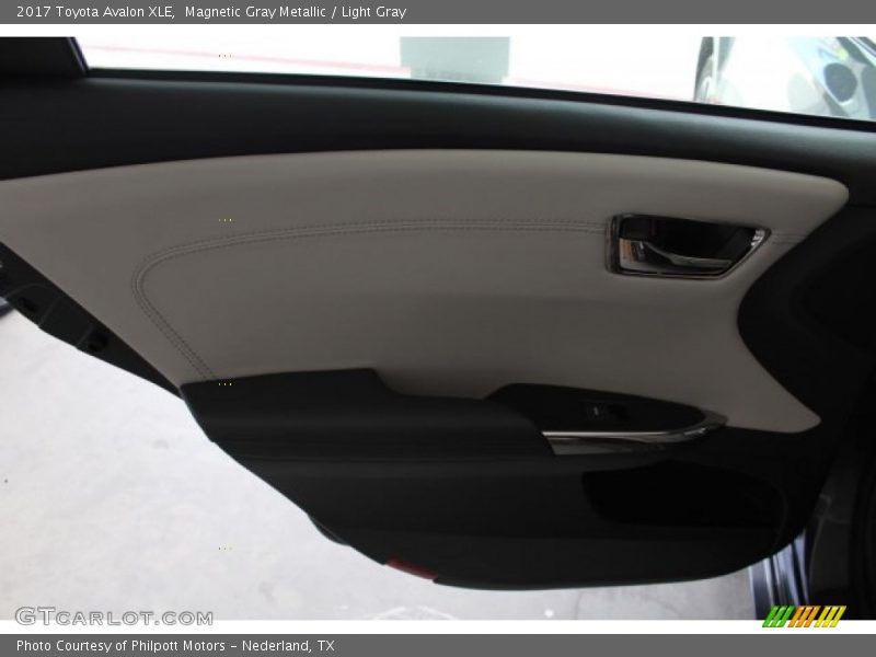 Magnetic Gray Metallic / Light Gray 2017 Toyota Avalon XLE