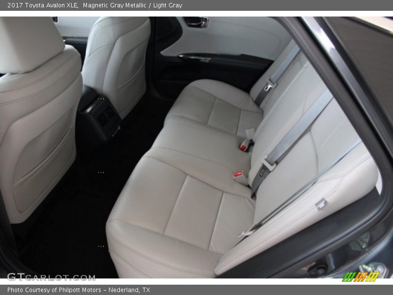 Magnetic Gray Metallic / Light Gray 2017 Toyota Avalon XLE
