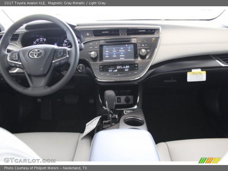 Magnetic Gray Metallic / Light Gray 2017 Toyota Avalon XLE