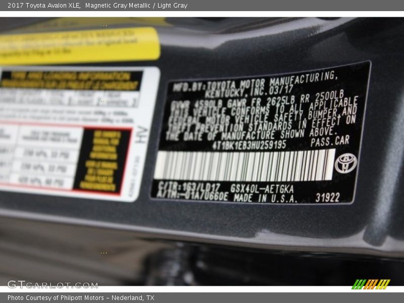 Magnetic Gray Metallic / Light Gray 2017 Toyota Avalon XLE