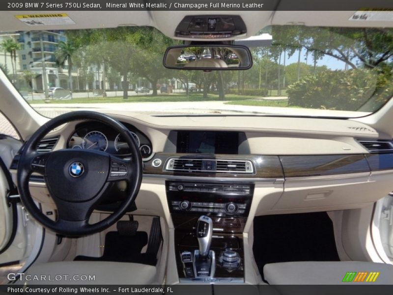 Dashboard of 2009 7 Series 750Li Sedan