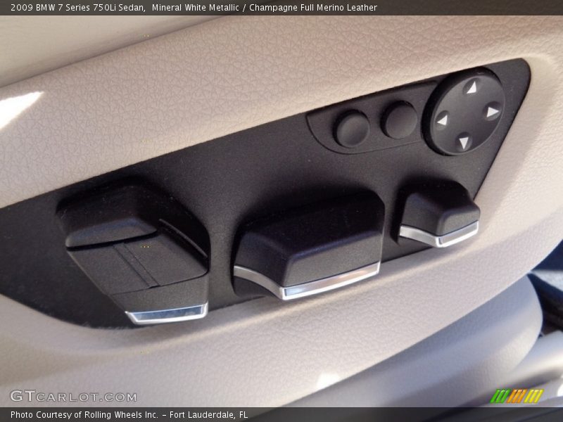 Controls of 2009 7 Series 750Li Sedan