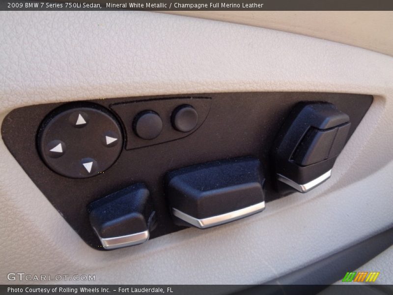 Controls of 2009 7 Series 750Li Sedan
