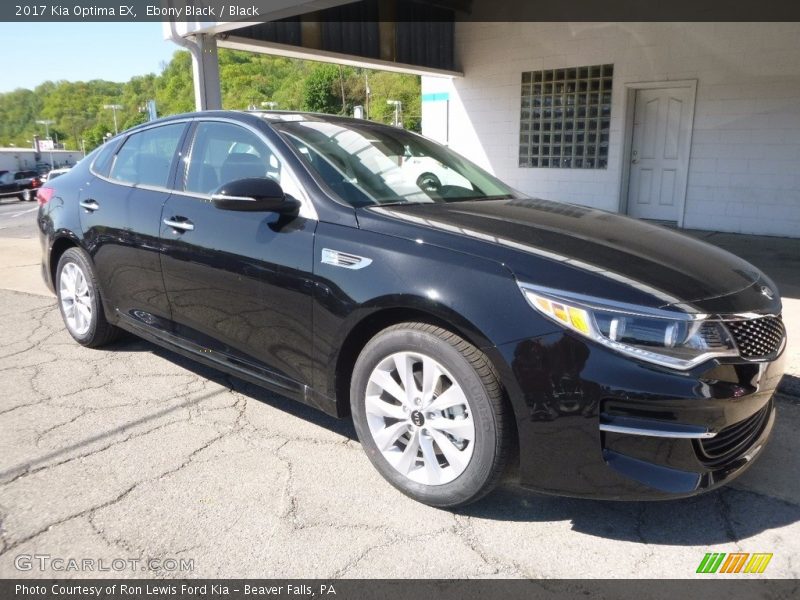 Front 3/4 View of 2017 Optima EX