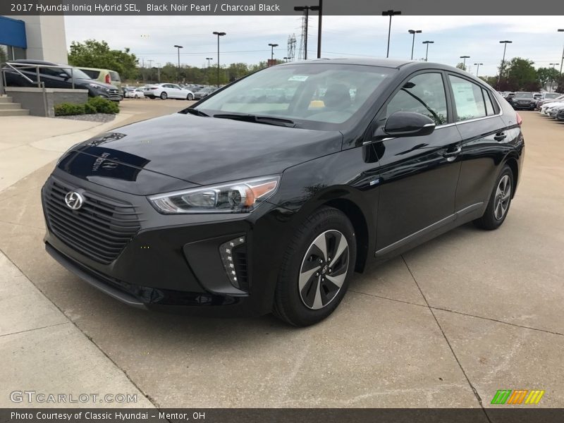 Front 3/4 View of 2017 Ioniq Hybrid SEL