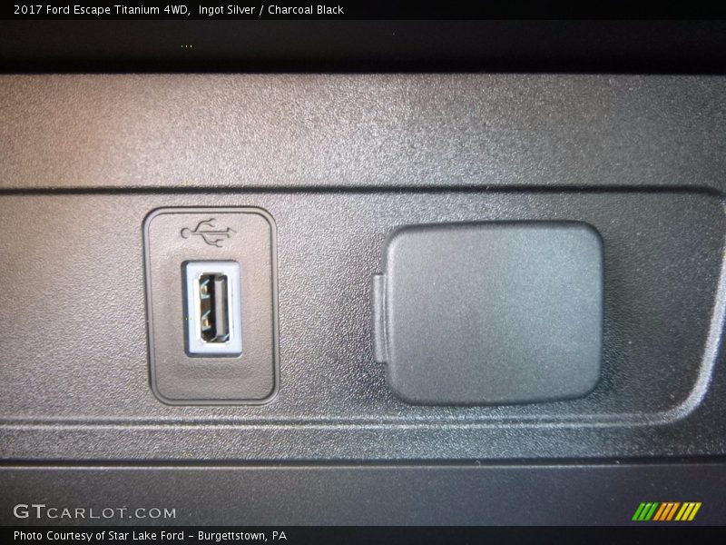 Ingot Silver / Charcoal Black 2017 Ford Escape Titanium 4WD