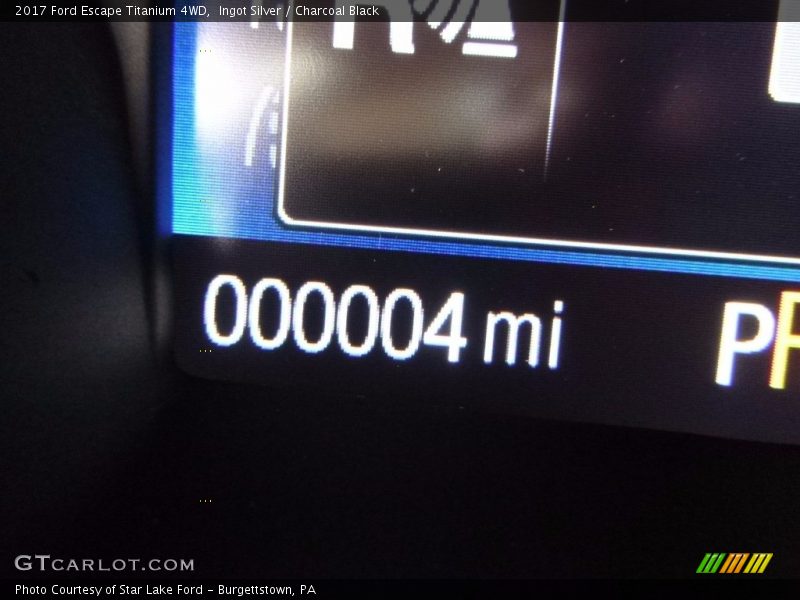 Ingot Silver / Charcoal Black 2017 Ford Escape Titanium 4WD