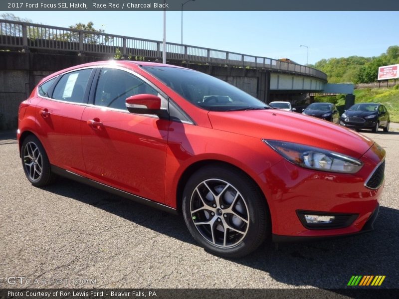 Race Red / Charcoal Black 2017 Ford Focus SEL Hatch