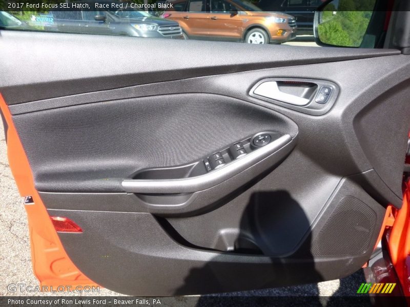 Race Red / Charcoal Black 2017 Ford Focus SEL Hatch