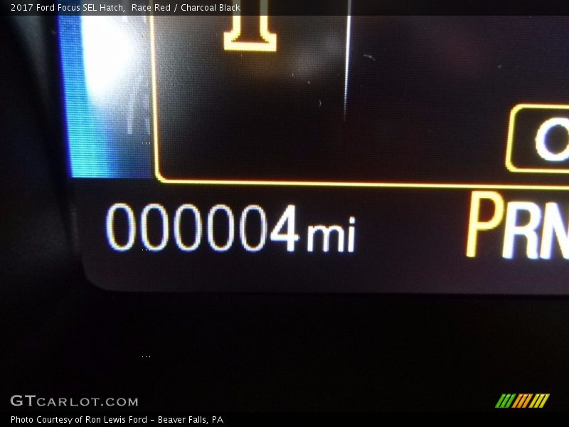 Race Red / Charcoal Black 2017 Ford Focus SEL Hatch