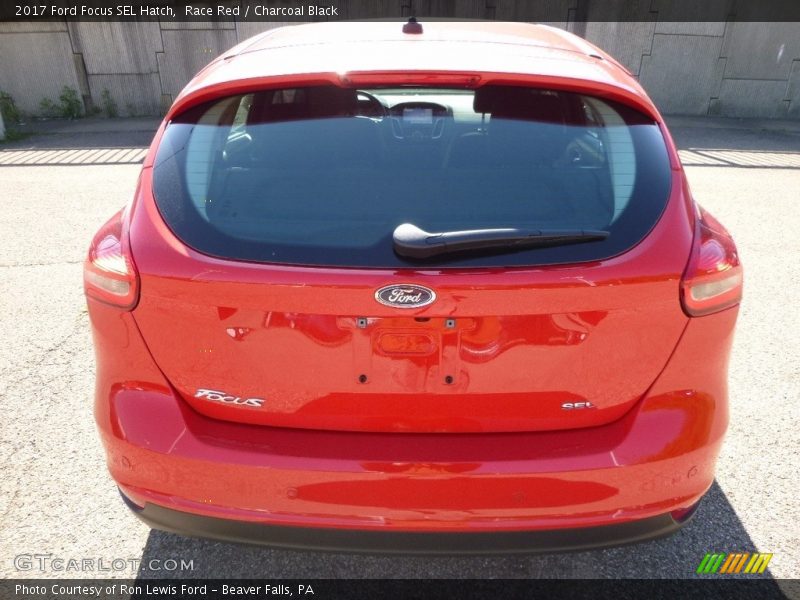 Race Red / Charcoal Black 2017 Ford Focus SEL Hatch