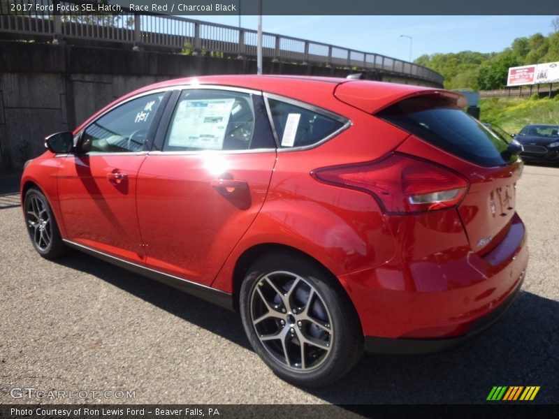 Race Red / Charcoal Black 2017 Ford Focus SEL Hatch