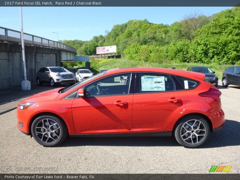 Race Red / Charcoal Black 2017 Ford Focus SEL Hatch