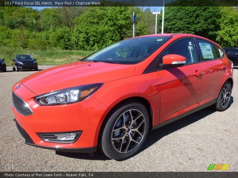 Race Red / Charcoal Black 2017 Ford Focus SEL Hatch