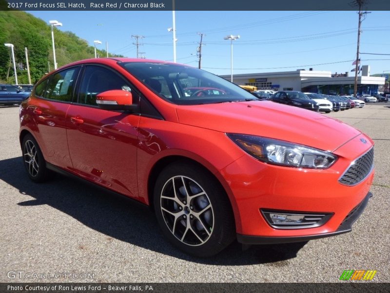 Race Red / Charcoal Black 2017 Ford Focus SEL Hatch