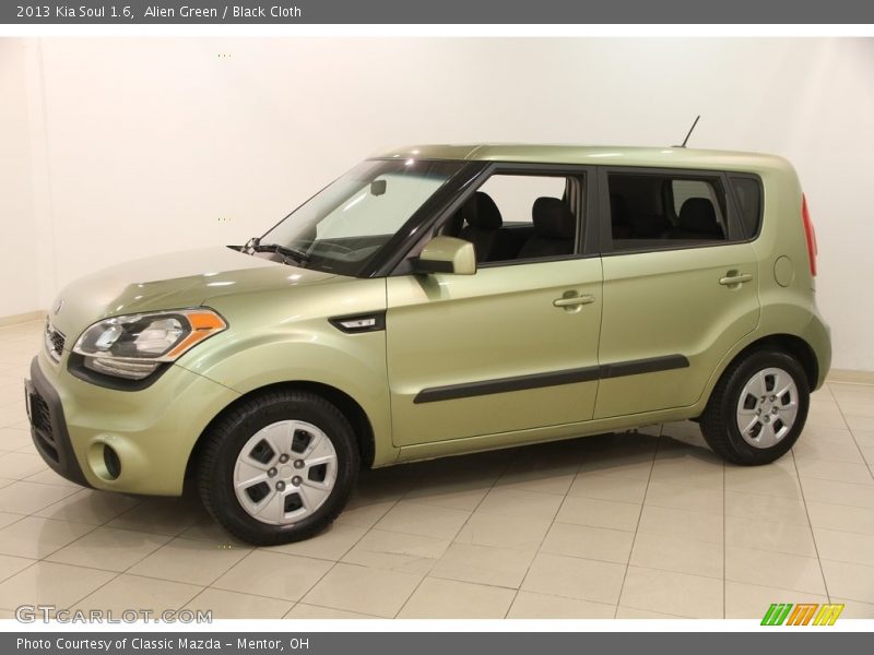 Alien Green / Black Cloth 2013 Kia Soul 1.6