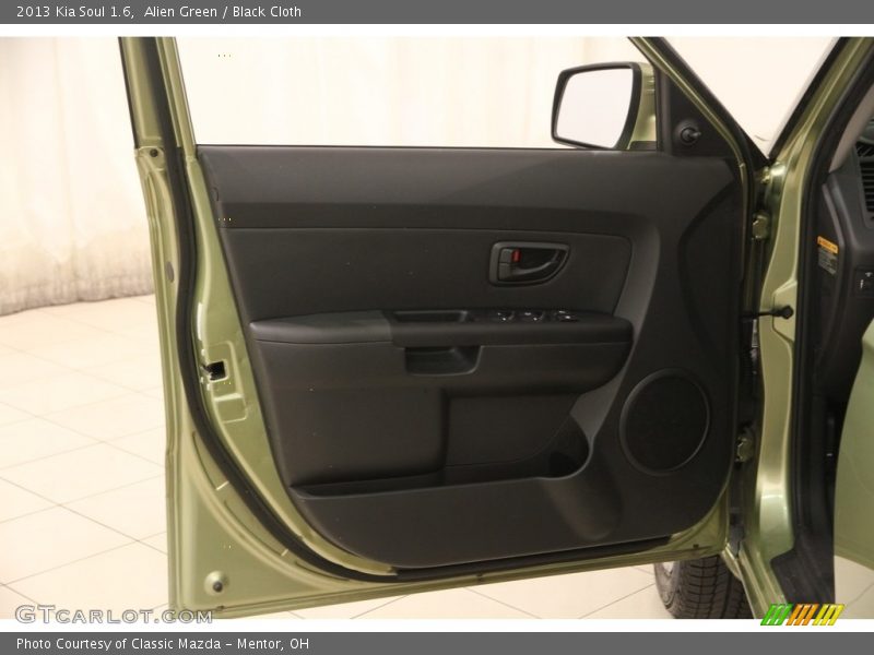 Alien Green / Black Cloth 2013 Kia Soul 1.6