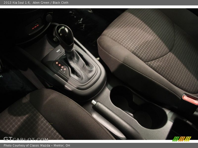 Alien Green / Black Cloth 2013 Kia Soul 1.6