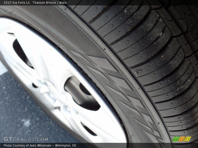 Titanium Bronze / Black 2017 Kia Forte LX