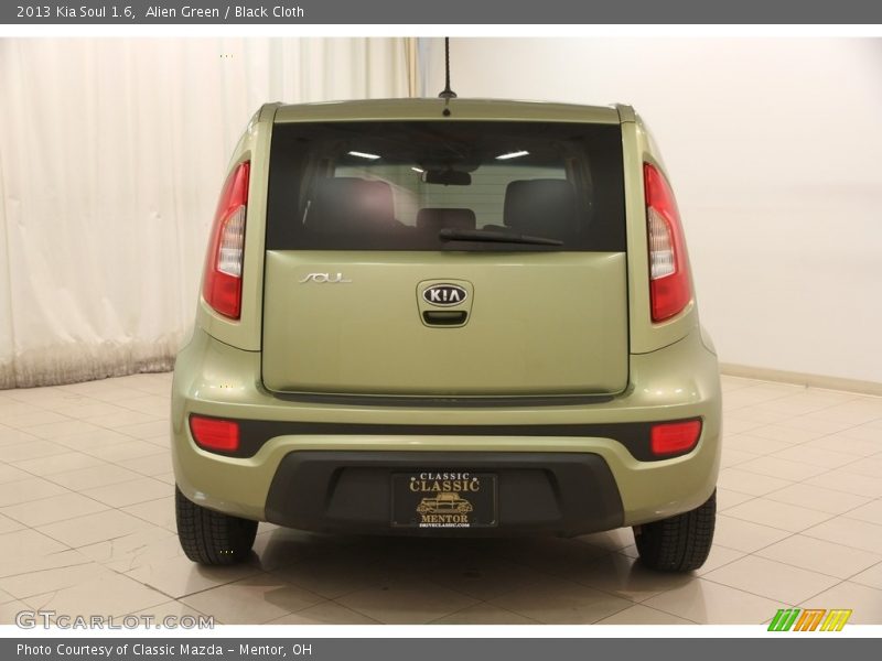 Alien Green / Black Cloth 2013 Kia Soul 1.6