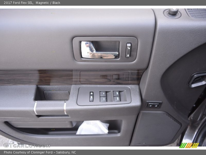Magnetic / Black 2017 Ford Flex SEL
