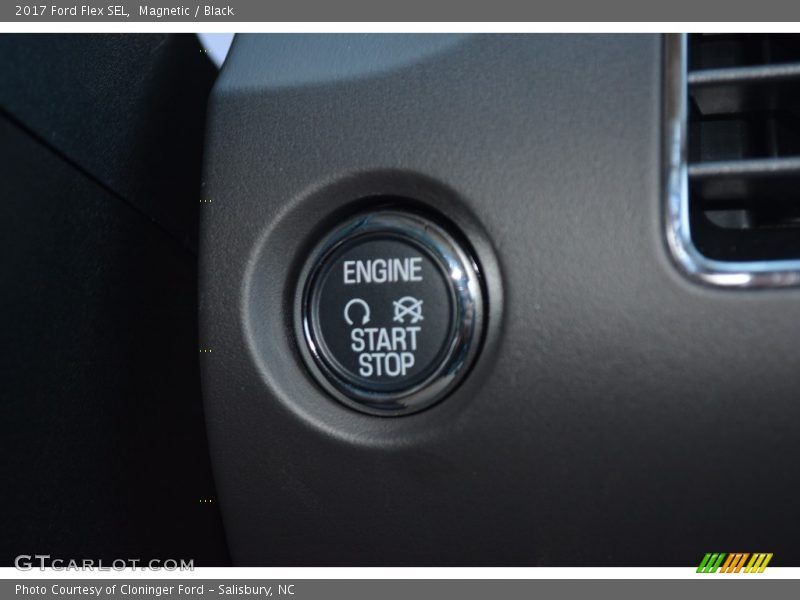 Magnetic / Black 2017 Ford Flex SEL