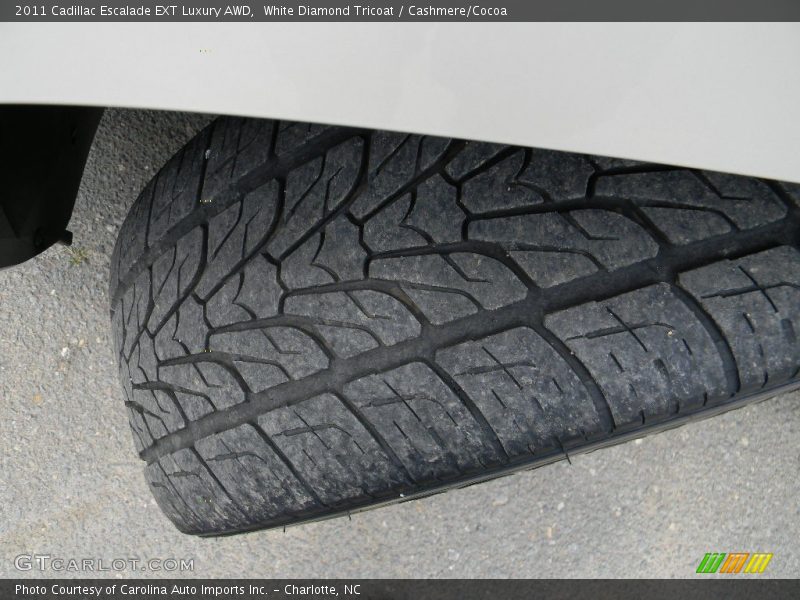 White Diamond Tricoat / Cashmere/Cocoa 2011 Cadillac Escalade EXT Luxury AWD