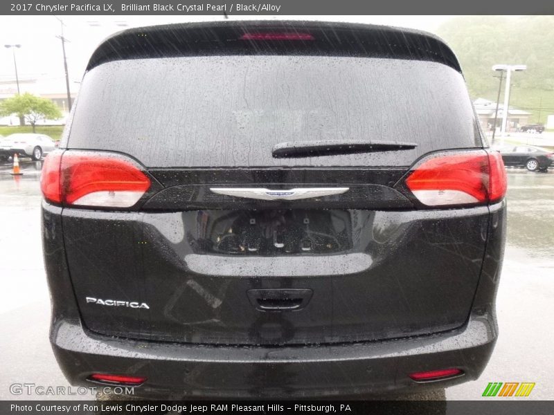 Brilliant Black Crystal Pearl / Black/Alloy 2017 Chrysler Pacifica LX