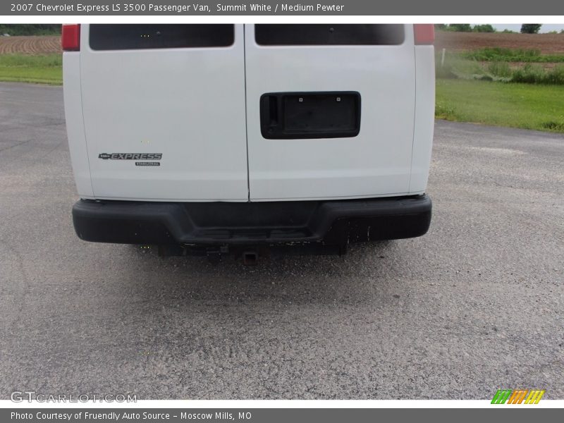 Summit White / Medium Pewter 2007 Chevrolet Express LS 3500 Passenger Van