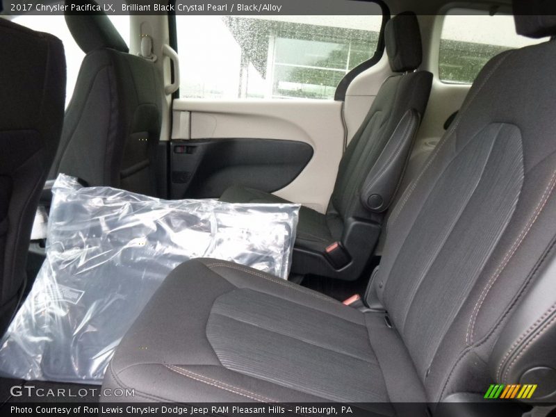 Brilliant Black Crystal Pearl / Black/Alloy 2017 Chrysler Pacifica LX