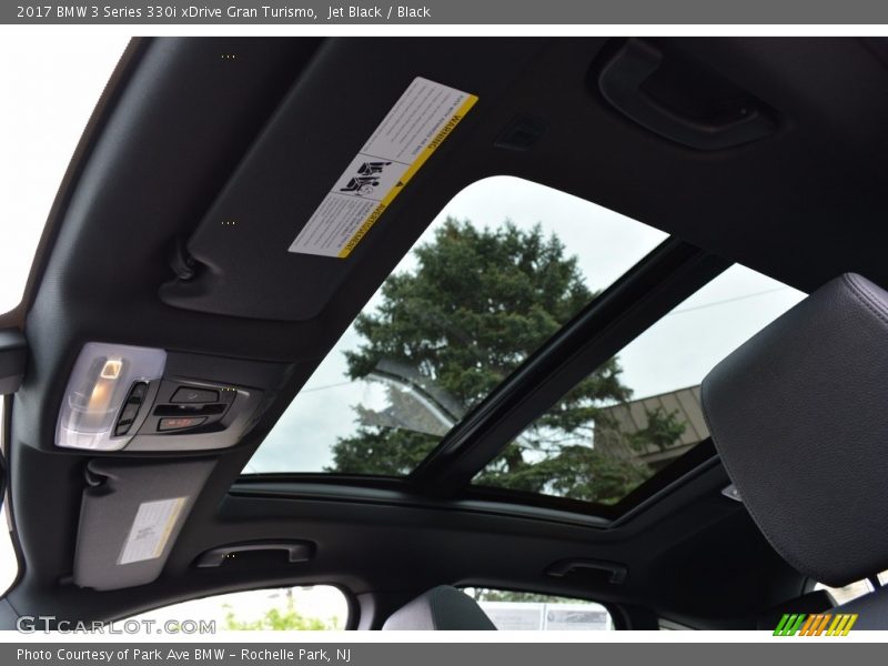 Sunroof of 2017 3 Series 330i xDrive Gran Turismo