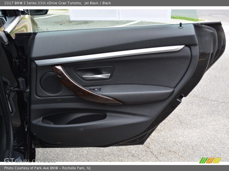 Door Panel of 2017 3 Series 330i xDrive Gran Turismo