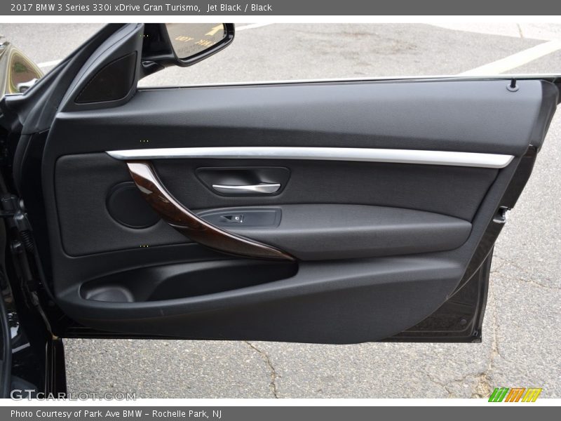 Door Panel of 2017 3 Series 330i xDrive Gran Turismo
