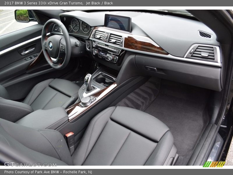 Dashboard of 2017 3 Series 330i xDrive Gran Turismo
