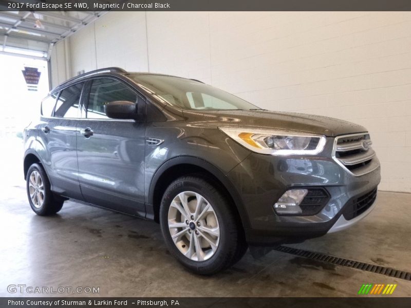 Magnetic / Charcoal Black 2017 Ford Escape SE 4WD