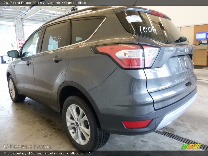 Magnetic / Charcoal Black 2017 Ford Escape SE 4WD