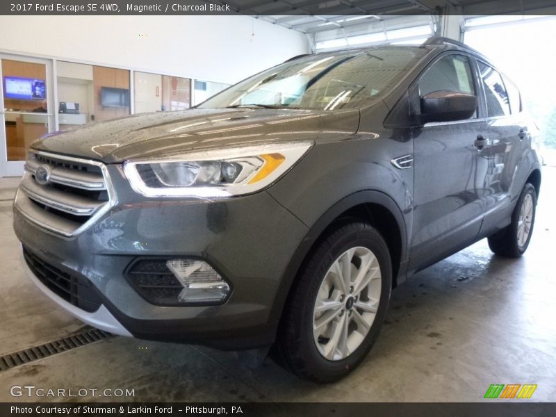 Magnetic / Charcoal Black 2017 Ford Escape SE 4WD