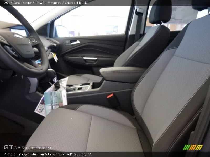 Magnetic / Charcoal Black 2017 Ford Escape SE 4WD
