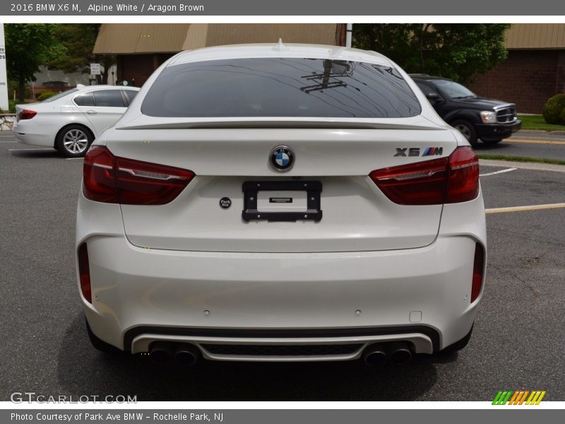 Alpine White / Aragon Brown 2016 BMW X6 M