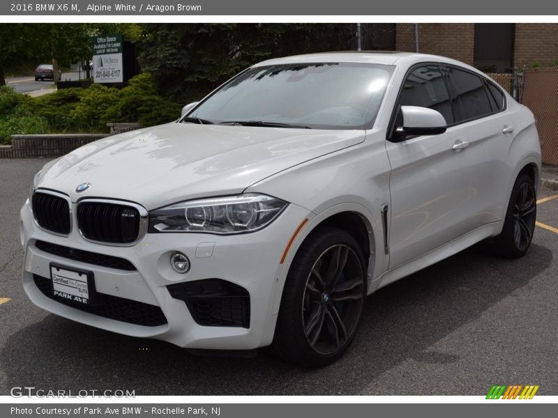 Alpine White / Aragon Brown 2016 BMW X6 M