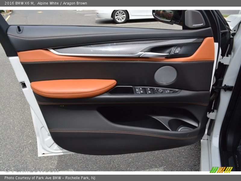 Alpine White / Aragon Brown 2016 BMW X6 M